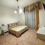 Rs San Sebastiano Holidays Alojamento de Acomodação e Pequeno-almoço Acireale